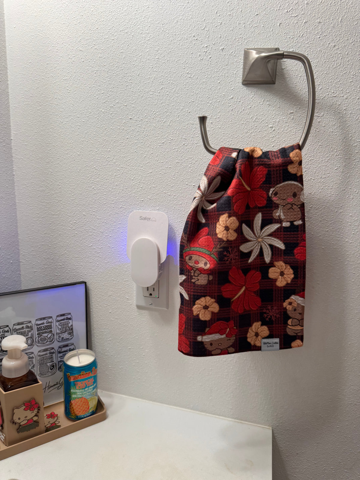 Flannel Sanrio Christmas Towel - Collab with shop.reiko