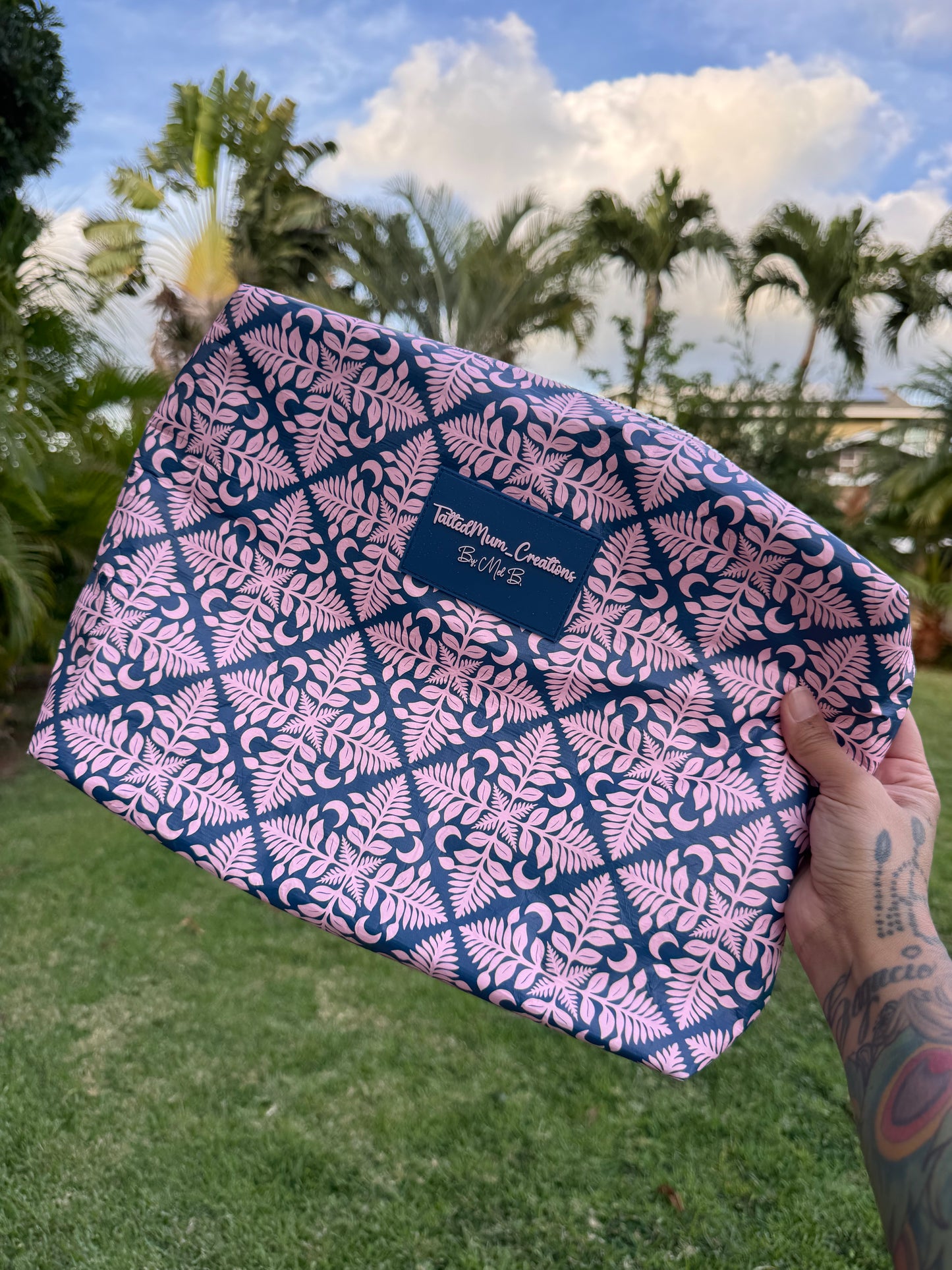 Really Big Insulated Pouch Deep Cotton Candy Quilt